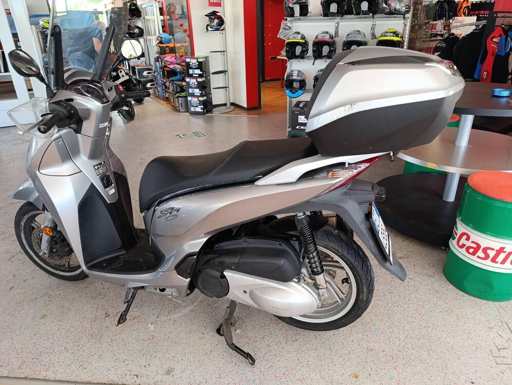 Honda SH 300 i ABS (2016 - 20) (2)
