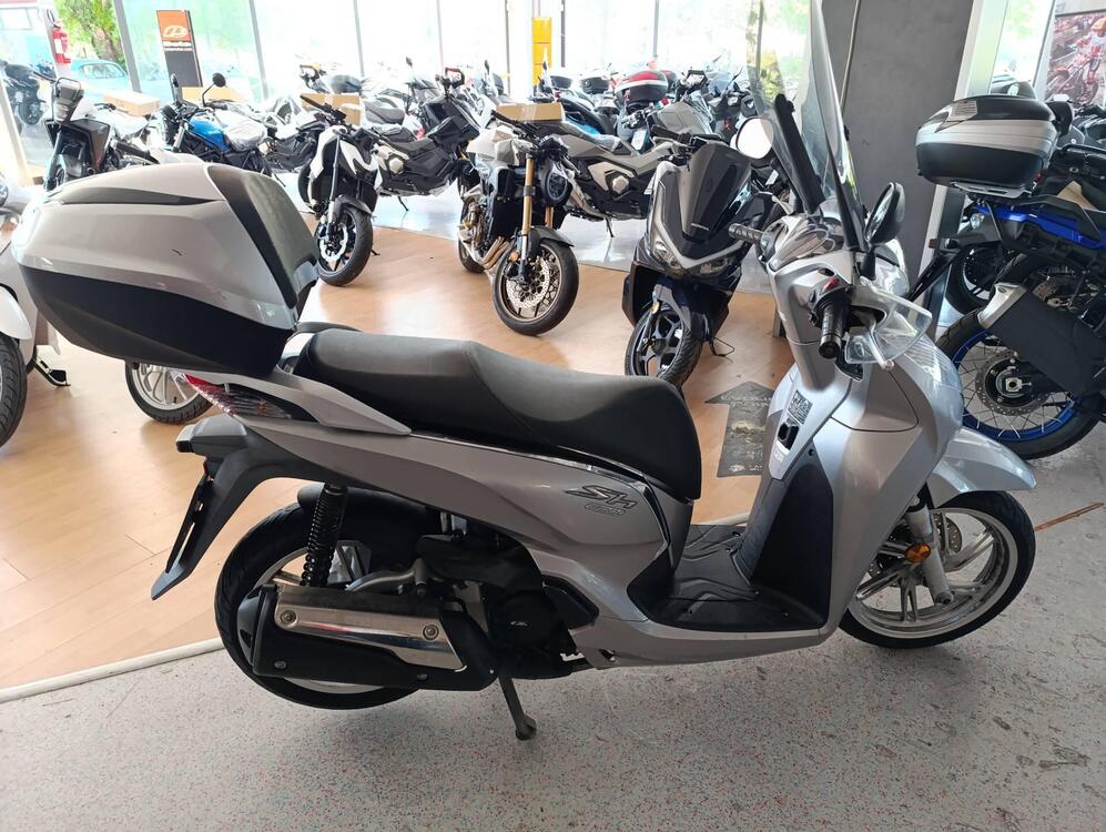 Honda SH 300 i ABS (2016 - 20) (3)
