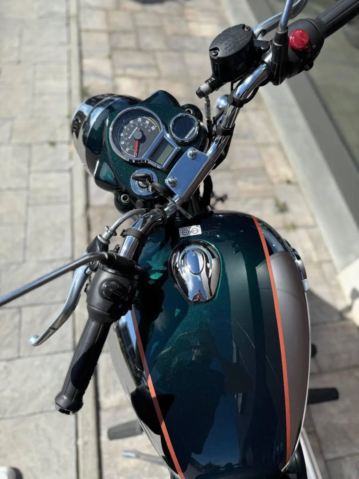 Royal Enfield Classic 350 (2021 - 26) (4)