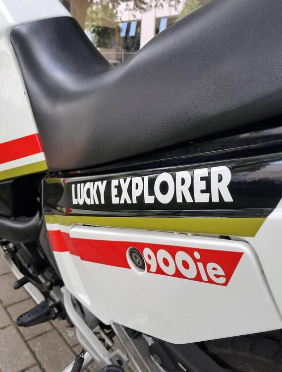 Cagiva Elefant 900 I.E. Lucky Explorer (4)