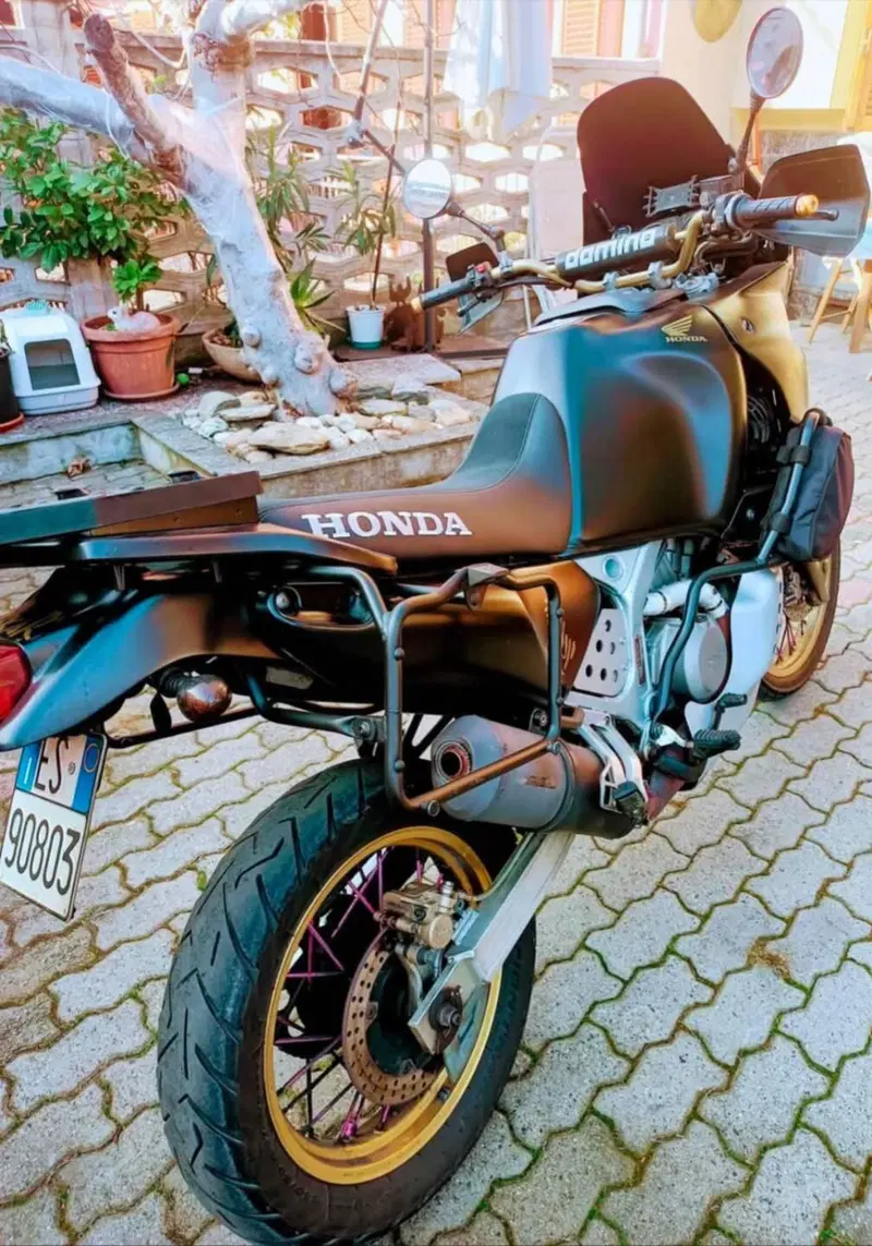 Honda Africa Twin XRV 750 (1993 - 95) (5)