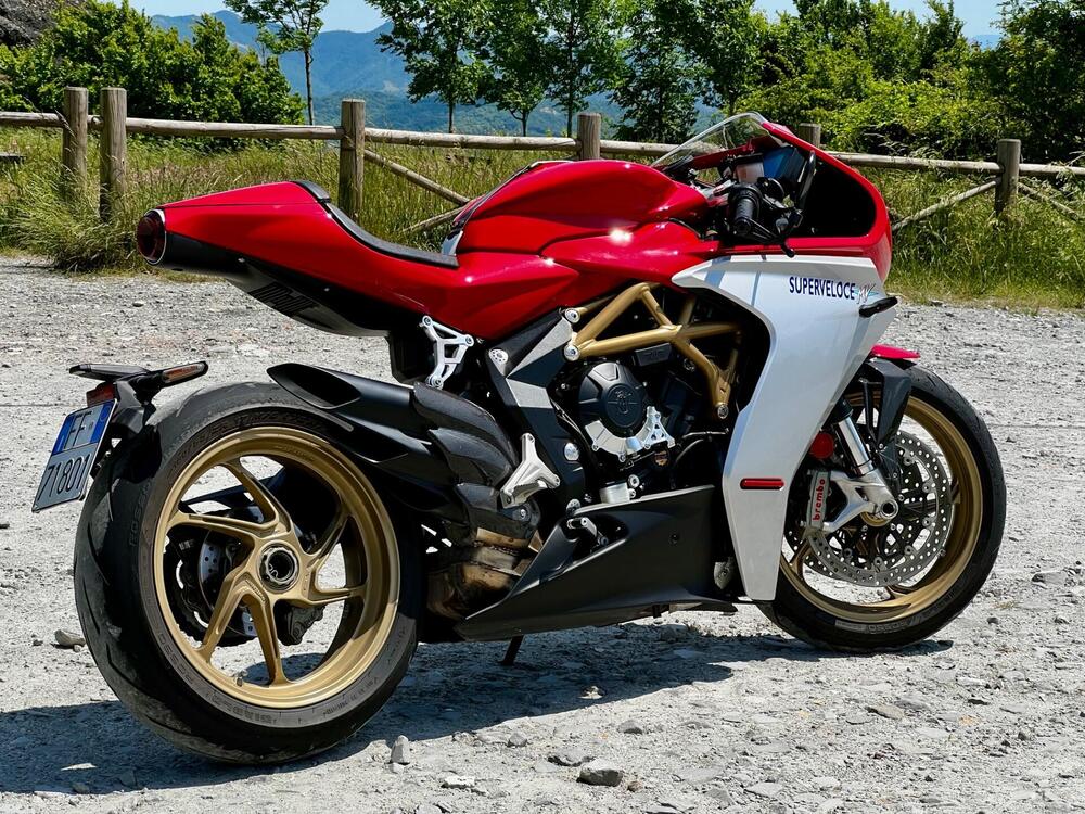 MV Agusta Superveloce 800 (2021 - 25)