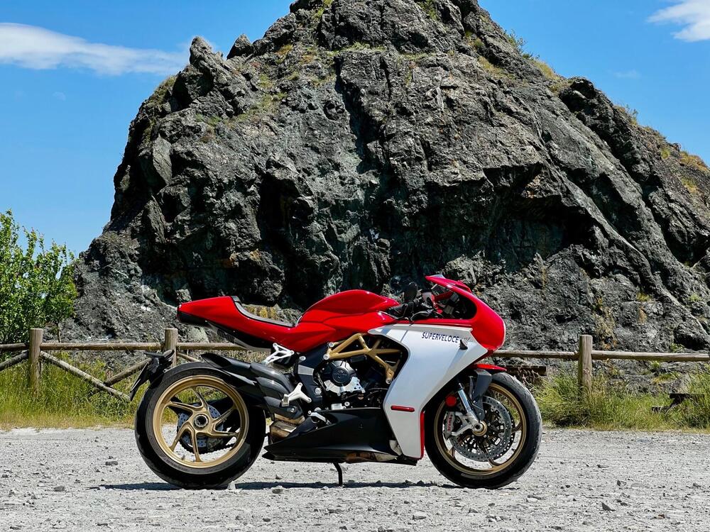 MV Agusta Superveloce 800 (2021 - 25) (5)