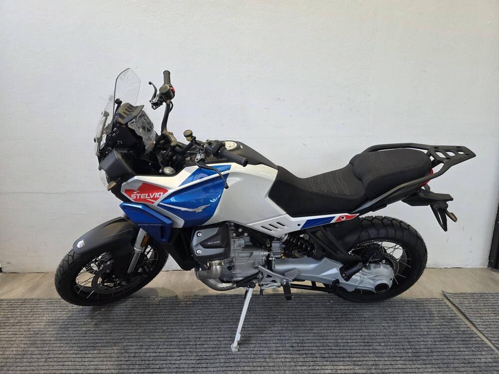 Moto Guzzi Stelvio Duecento Tributo (2025) (2)