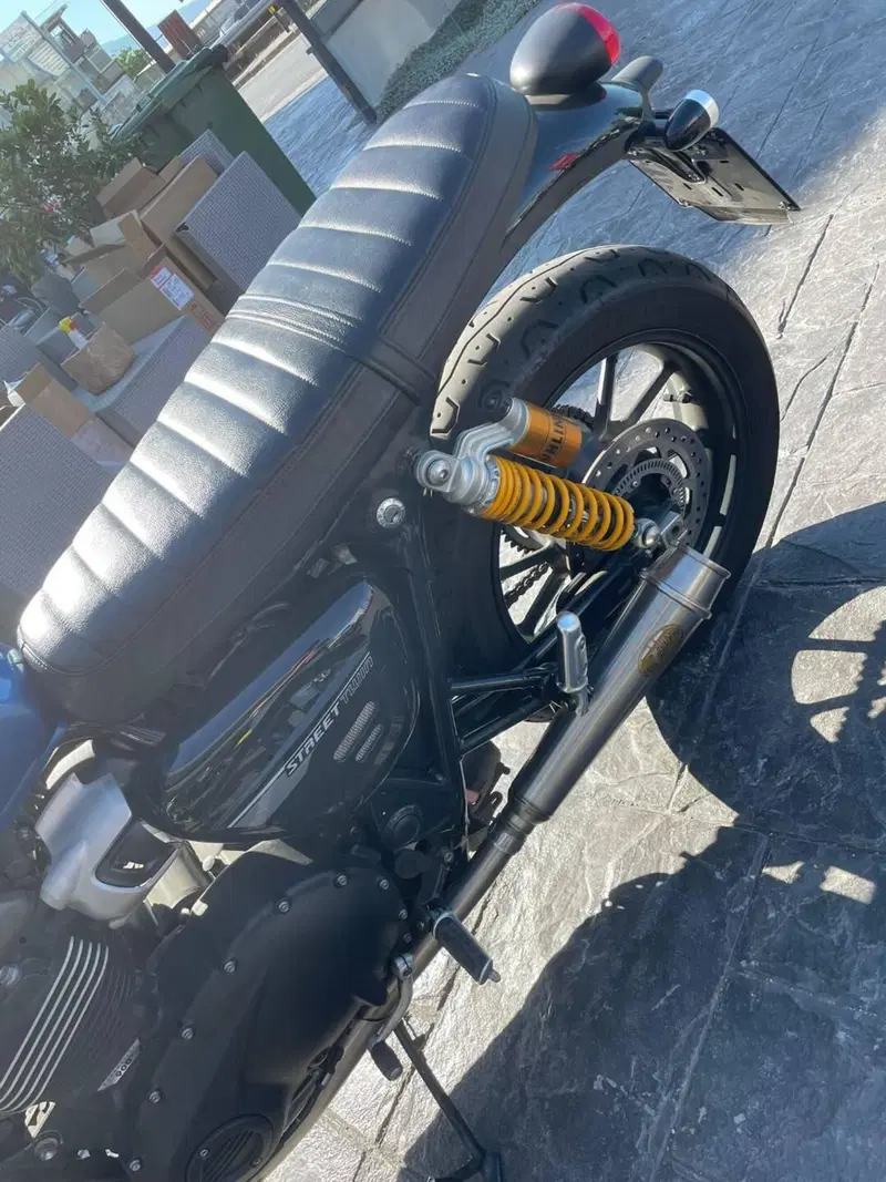 Triumph Street Twin 900 (2021 - 22) (2)