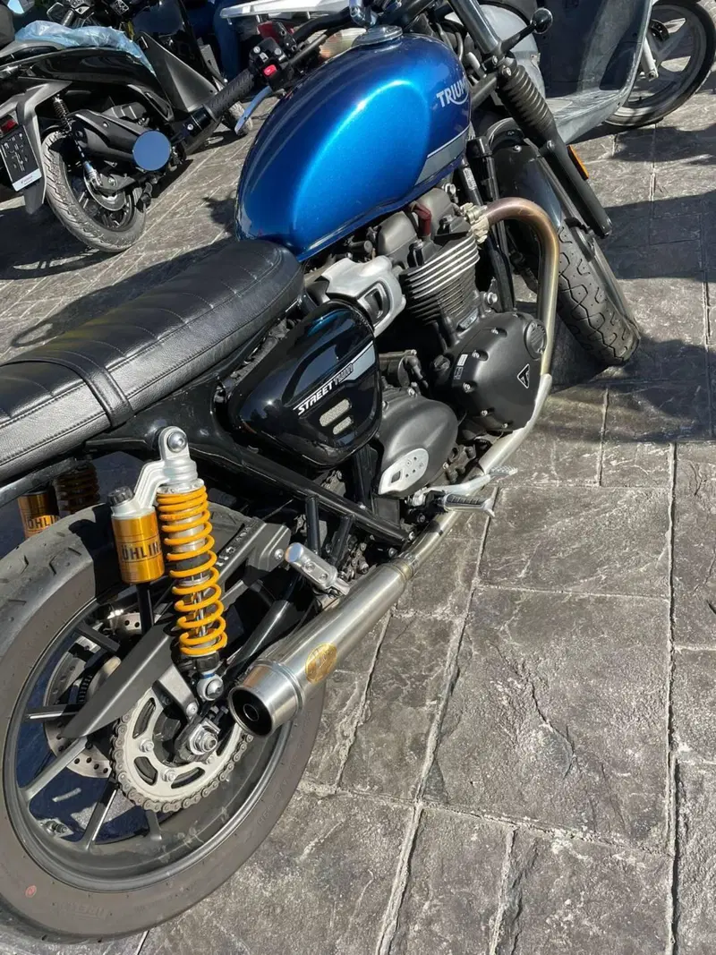 Triumph Street Twin 900 (2021 - 22) (12)