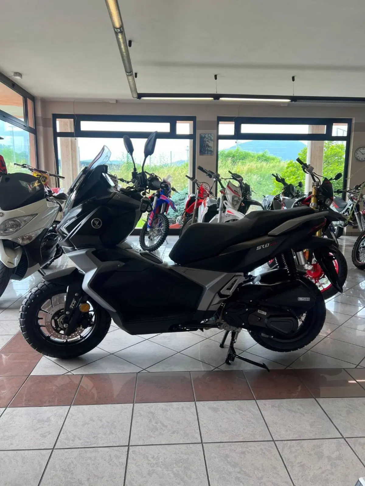 Voge Sfida SR1 ADV (2023 - 26) (2)