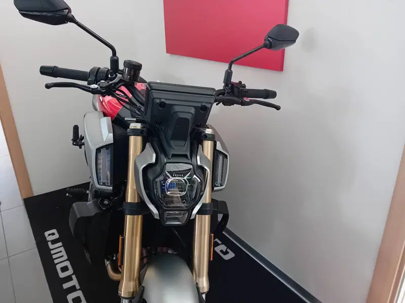 QJ Motor SRK 900 (2025 - 26) (4)