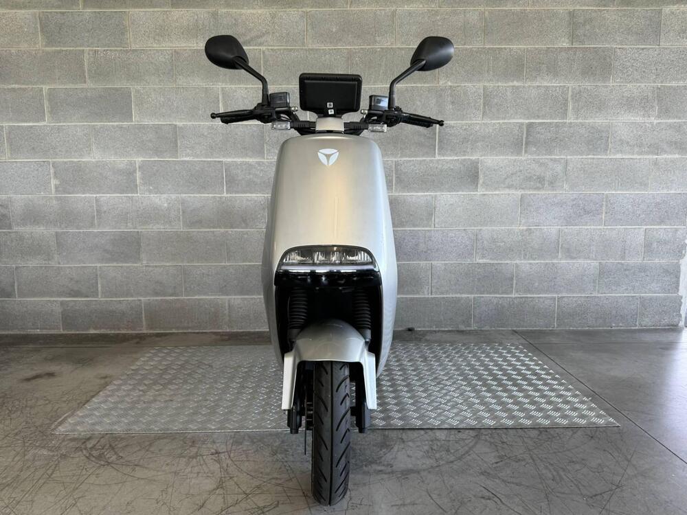 Yadea G5S (2022 - 25) (2)