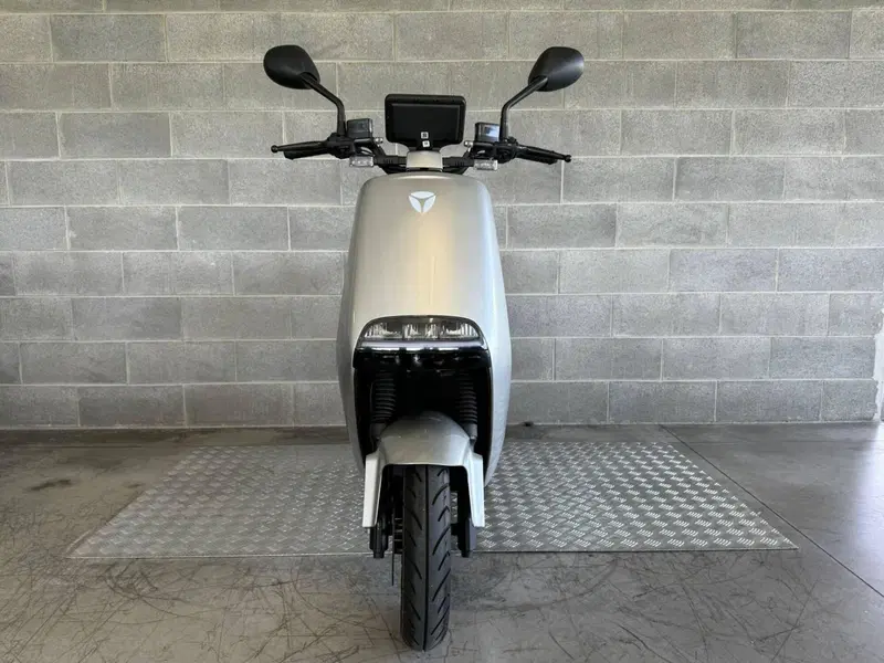 Yadea G5S (2022 - 26) (2)