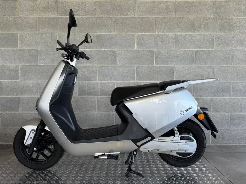 Yadea G5S (2022 - 26) (4)