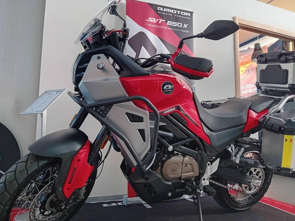 QJ Motor SVT 650 X (2024) (2)