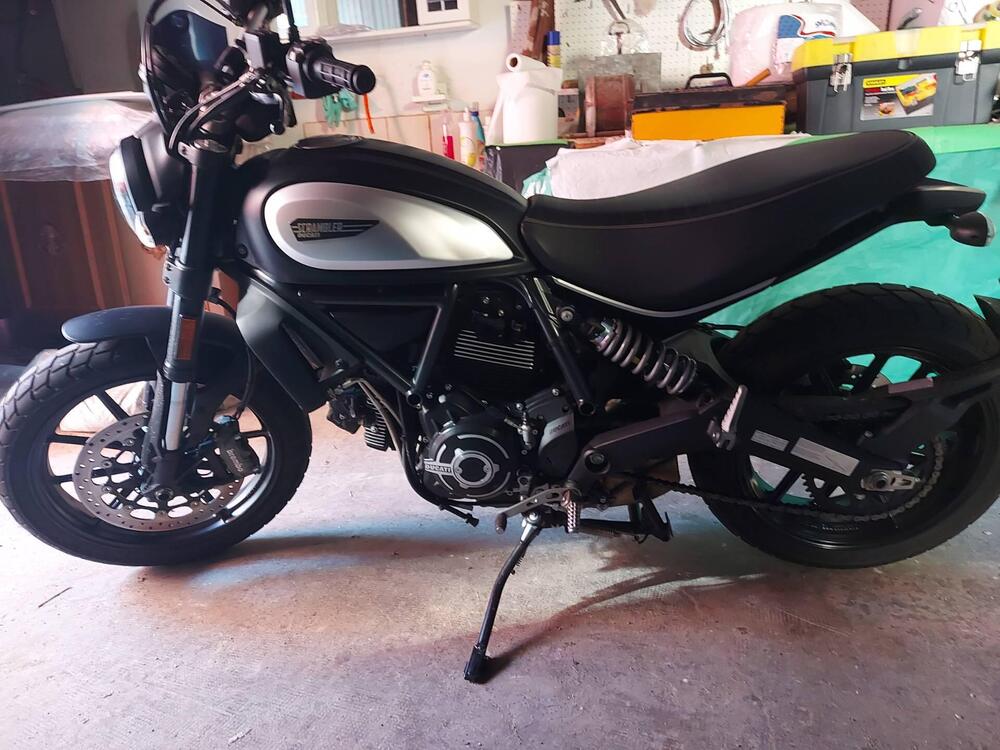 Ducati Scrambler 800 Icon Dark (2021 - 22)