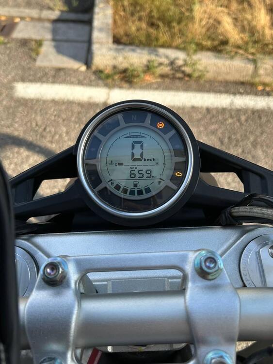 Swm Varez 125 (2022 - 23) (4)