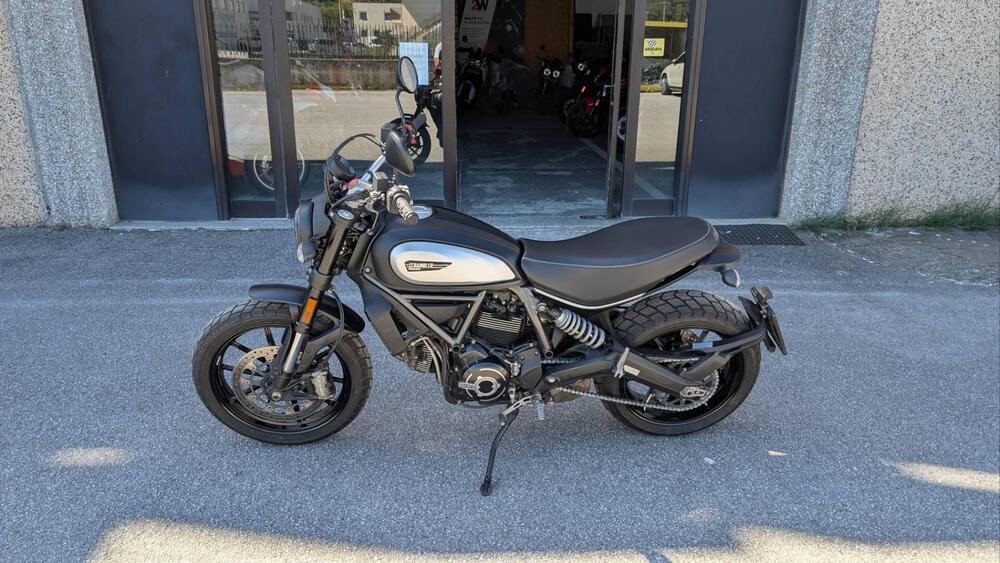 Ducati Scrambler 800 Icon Dark (2021 - 22) (2)
