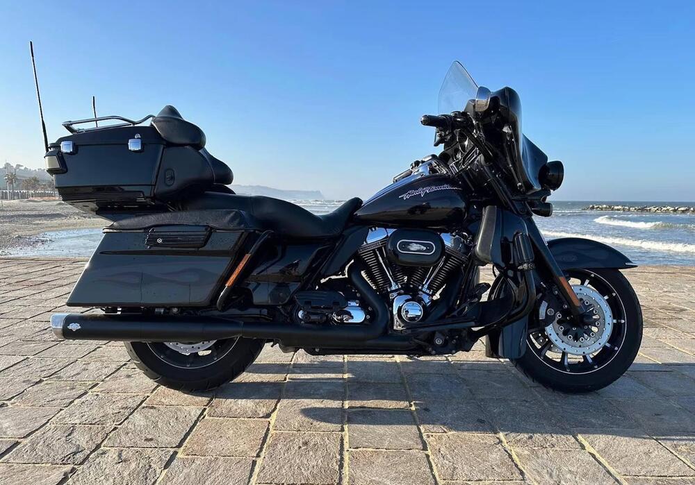 Harley-Davidson 1800 Electra Glide Ultra Classic (2009 - 11) - FLHTCUSE (4)