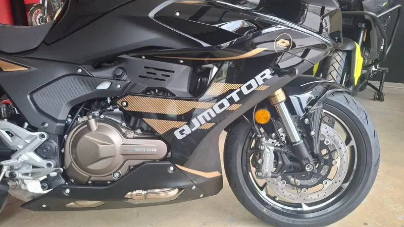 QJ Motor SRK 600 RS (2025 - 26) (5)