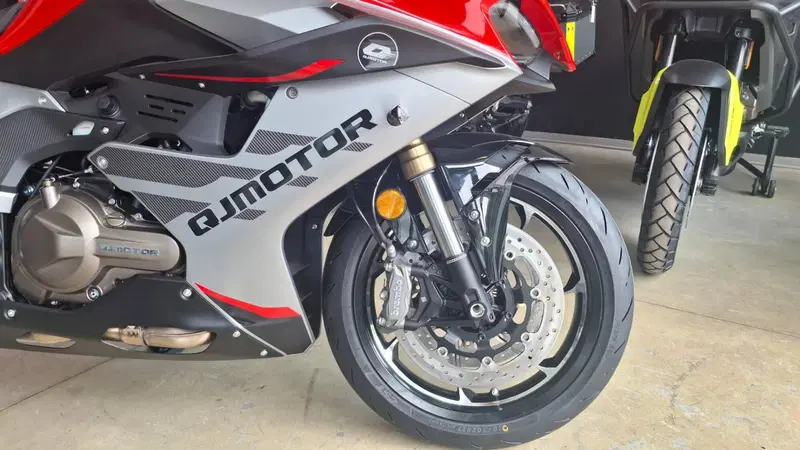 QJ Motor SRK 600 RS (2025 - 26) (7)
