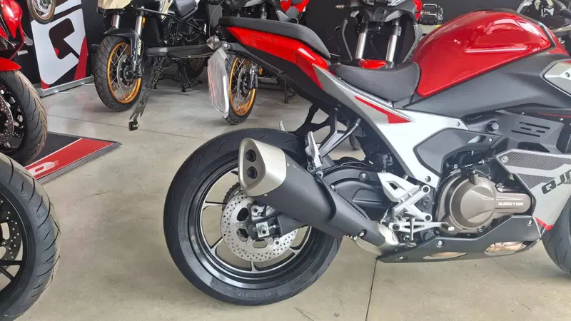 QJ Motor SRK 600 RS (2025 - 26) (9)