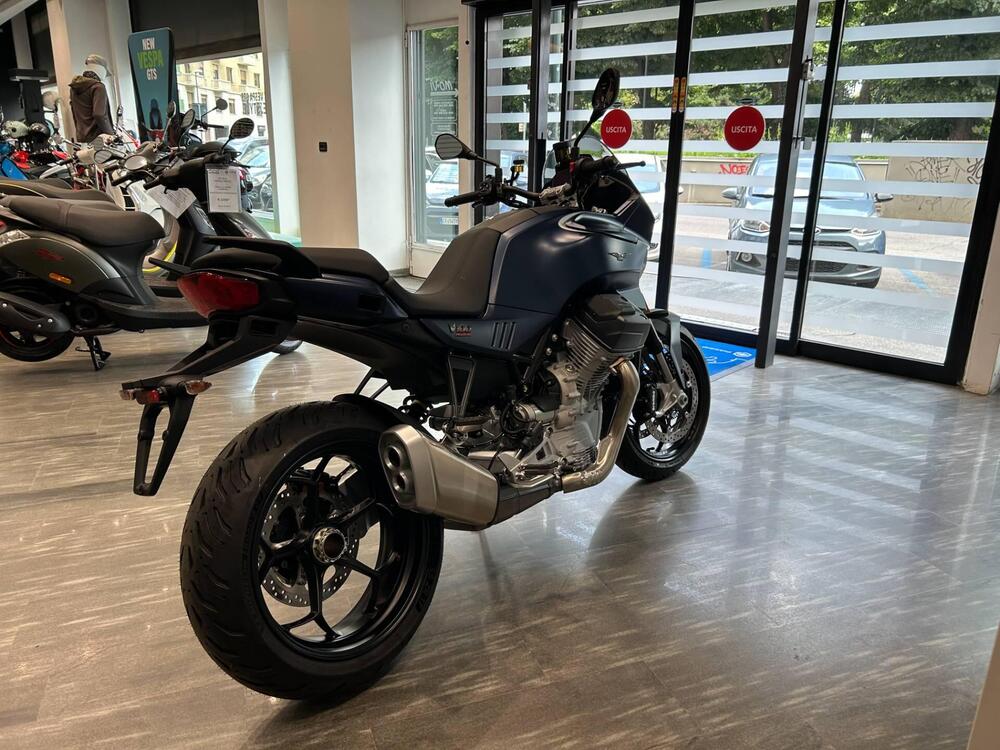 Moto Guzzi V100 Mandello (2025) (3)