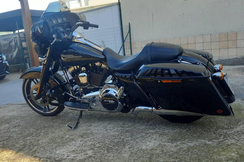 Harley-Davidson 1690 Street Glide Special (2014 - 16) - FLHX (2)