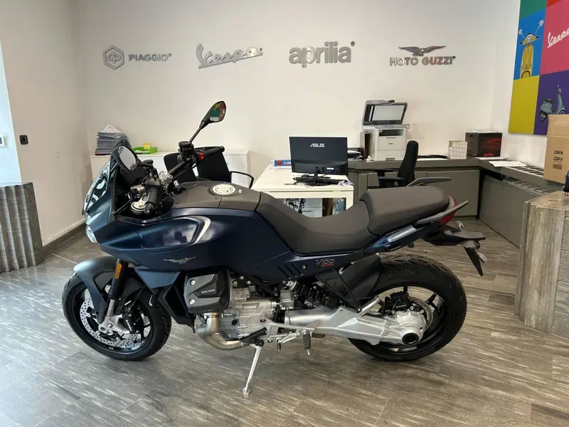 Moto Guzzi V100 Mandello (2025 - 26)