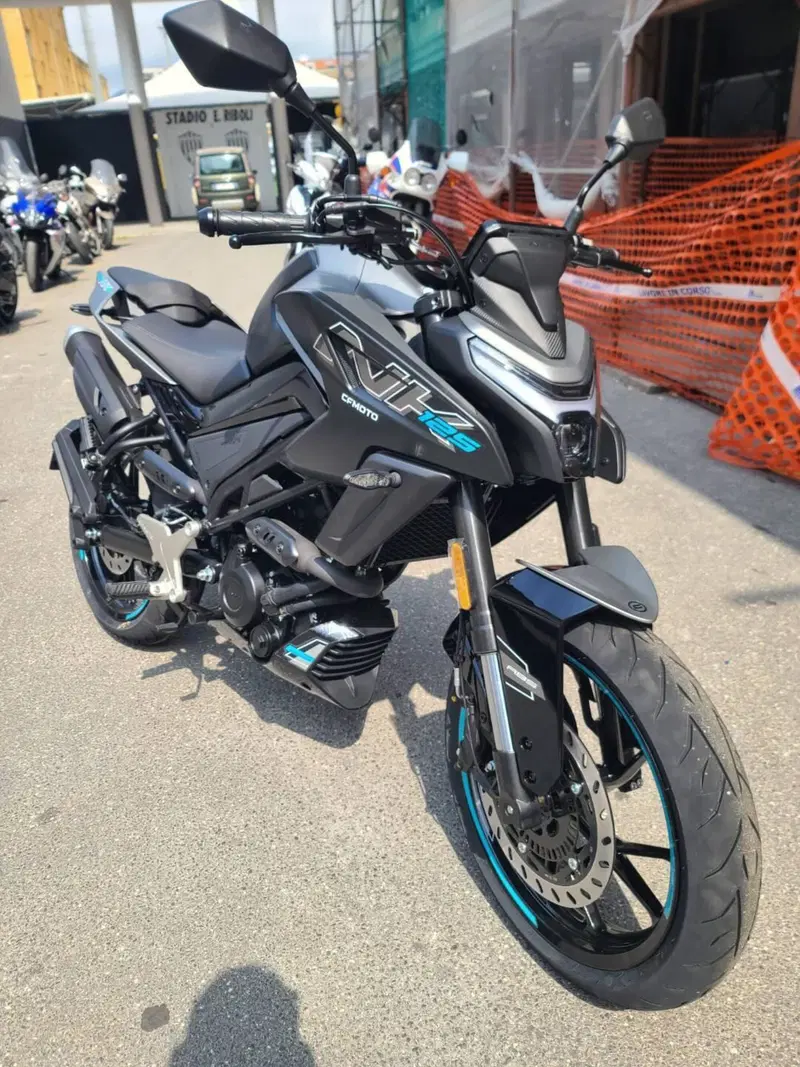 CFMOTO 125NK (2025 - 26) (4)