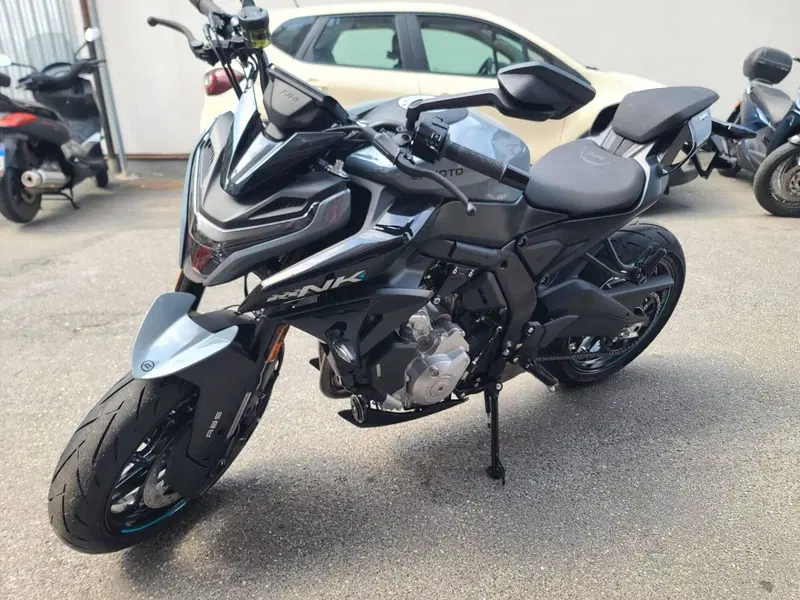 CFMOTO 675SR-R (2025 - 26) (8)