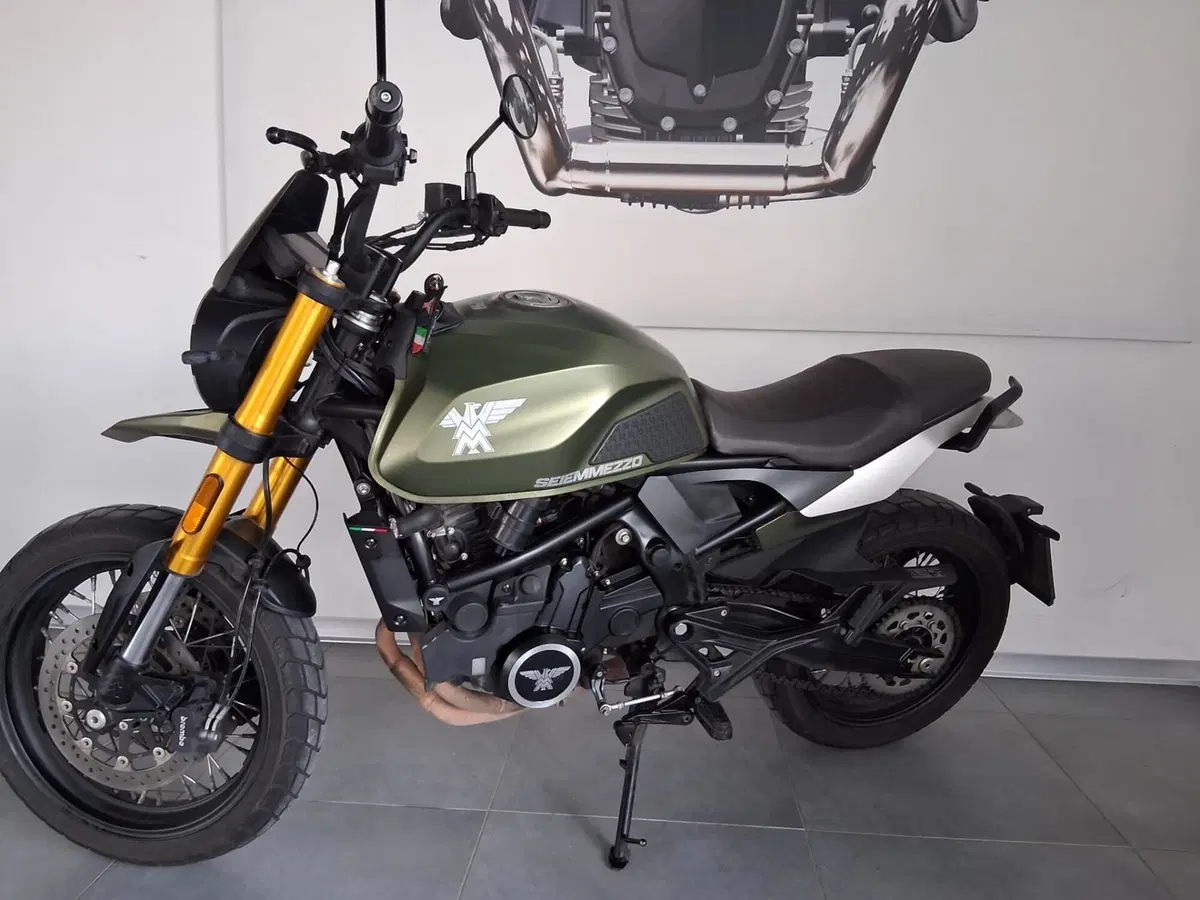 Moto Morini SEIEMMEZZO SCR (2022 - 26) (3)