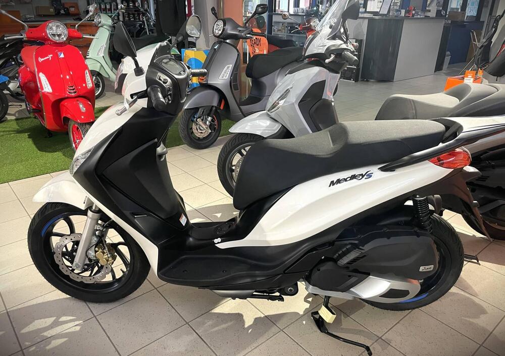 Piaggio Medley 125 S (2025) (2)