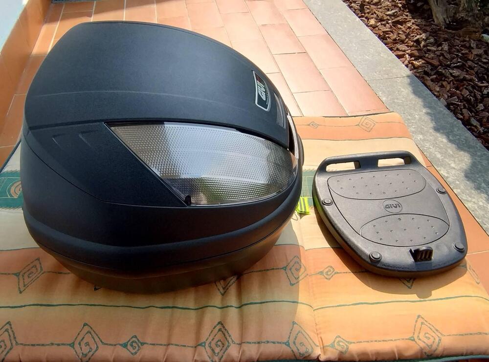 Bauletto moto Givi (2)