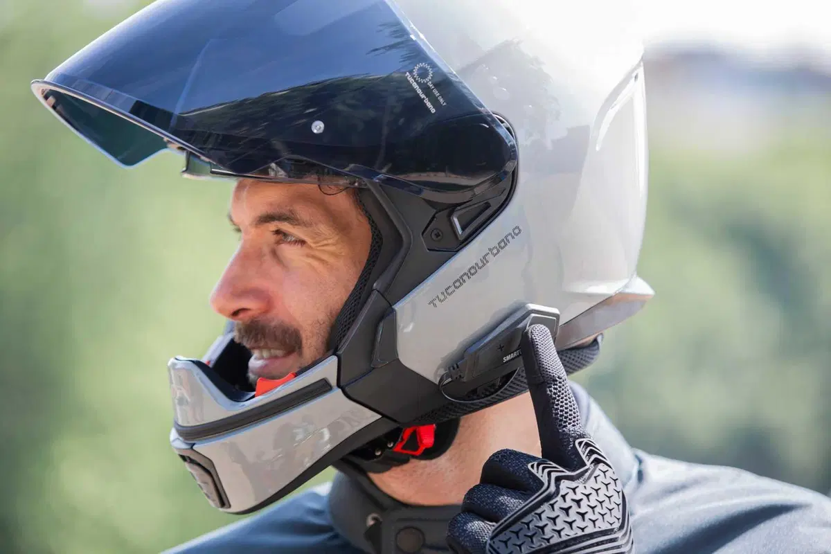 Hyperlink: il primo casco integrale (ma con mentoniera removibile) firmato Tucano Urbano (6)