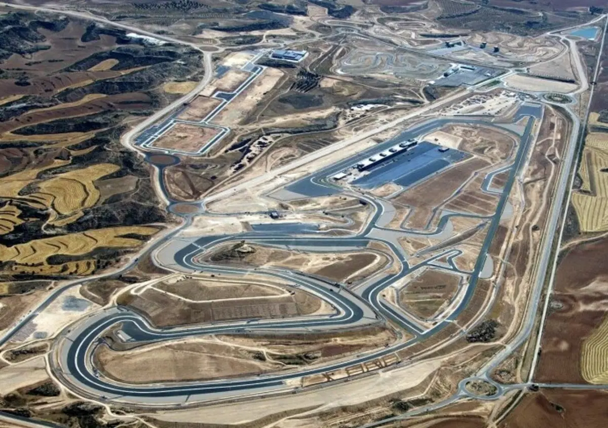 Esordio europeo ad Aragon per il mondiale SBK 2015