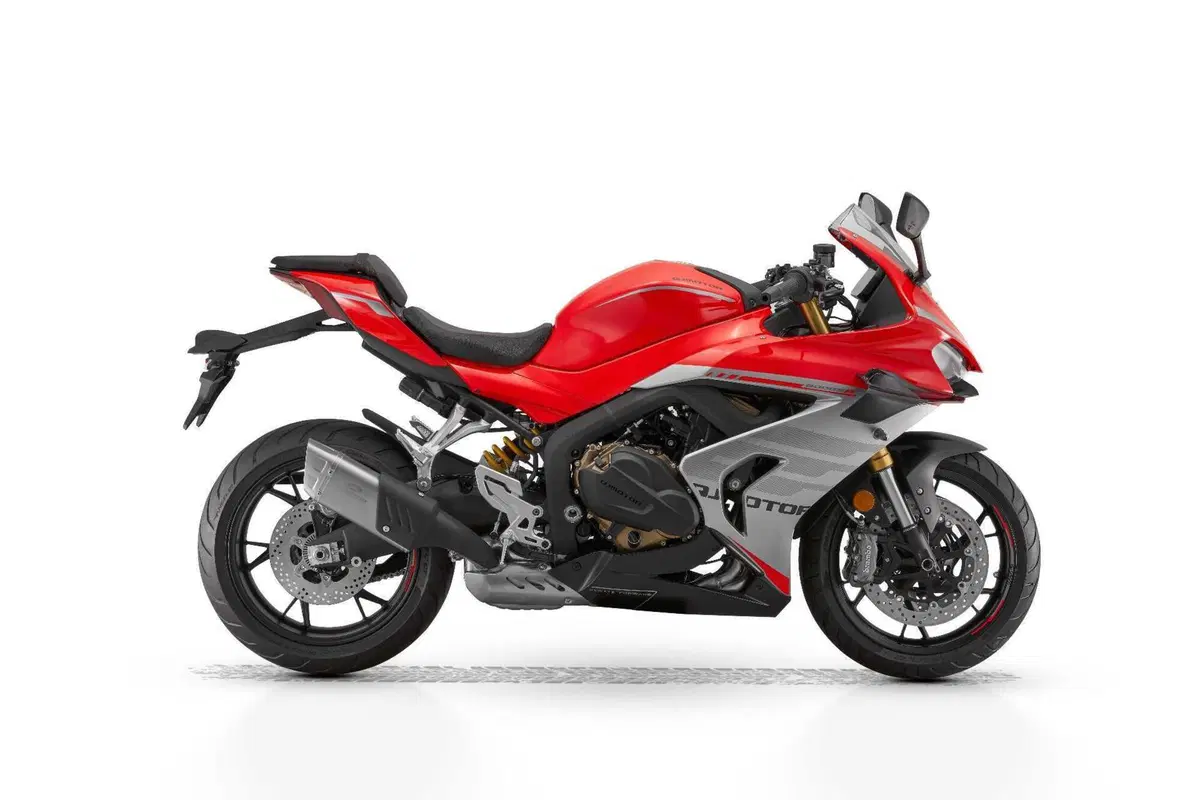 SRK800RR: la sportiva di QJ Motor si rinnova (2)