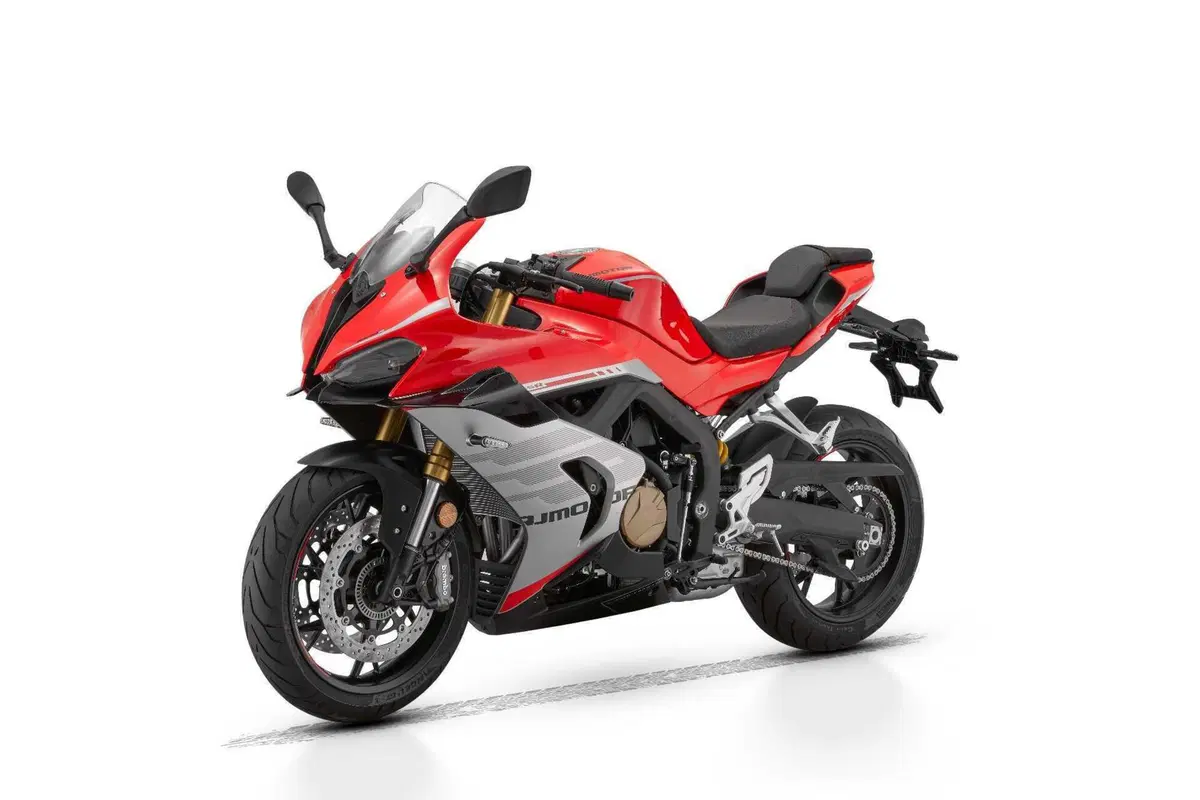 SRK800RR: la sportiva di QJ Motor si rinnova (4)