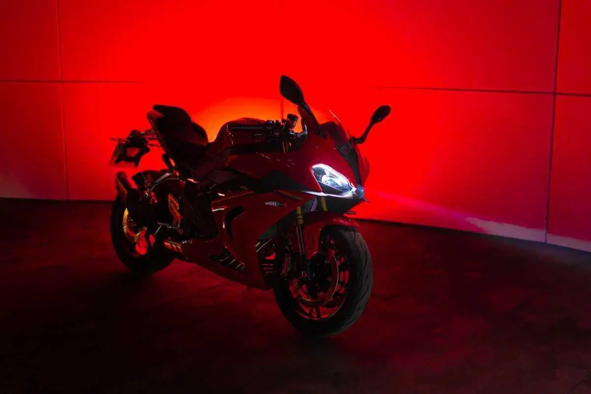 SRK800RR: la sportiva di QJ Motor si rinnova (7)