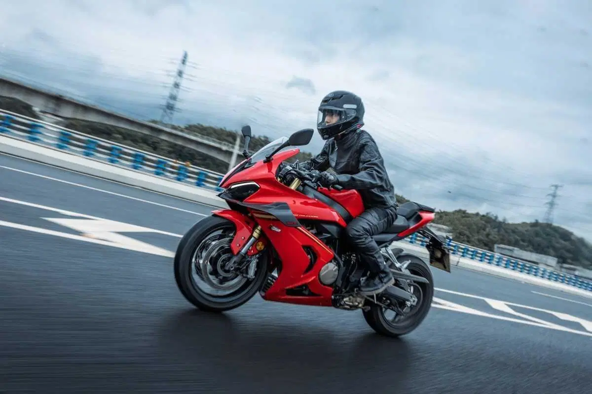 SRK800RR: la sportiva di QJ Motor si rinnova (9)