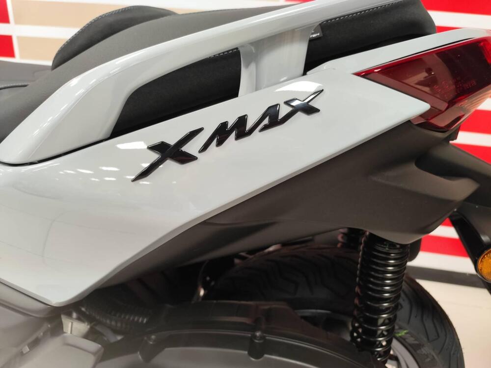Yamaha X-Max 300 Tech Max (2025) (2)