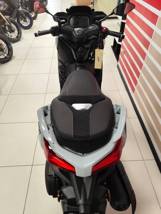 Yamaha X-Max 300 Tech Max (2025) (5)
