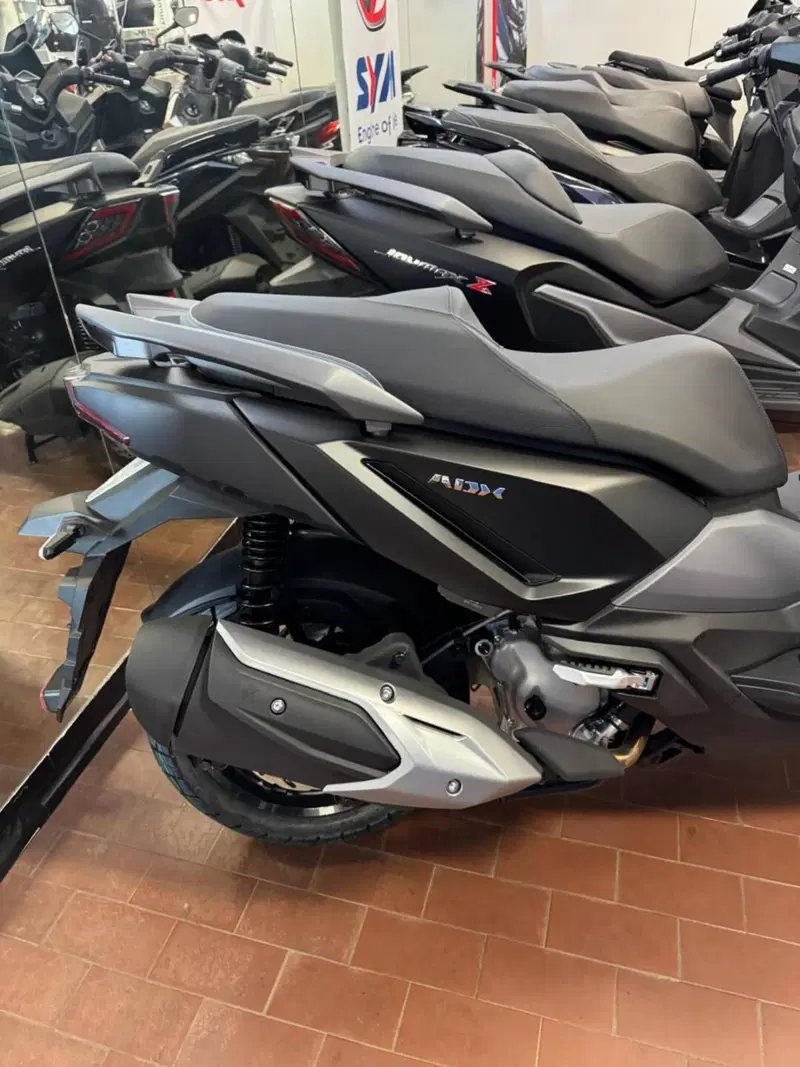 Sym ADX 300 (2024 - 26) (4)