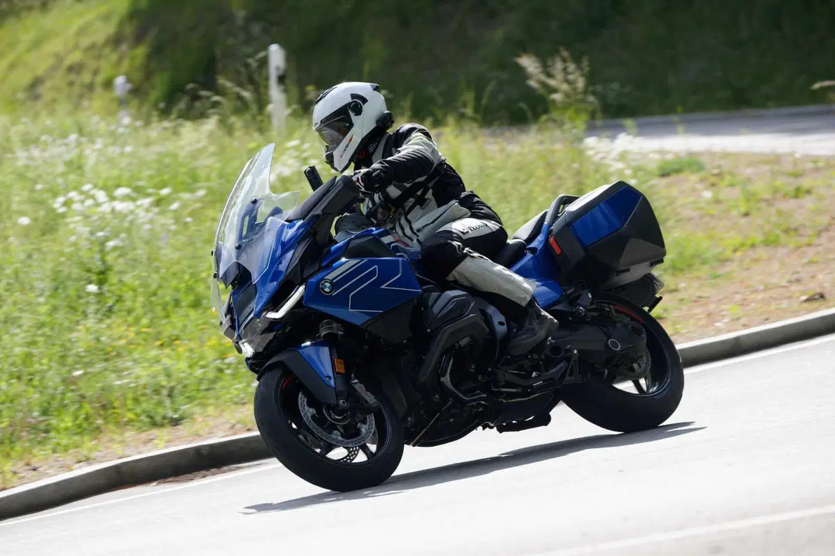 BMW R 1300 RT - il TEST! è davvero più sportiva o è ancora la gt di riferimento? [VIDEO] (2)