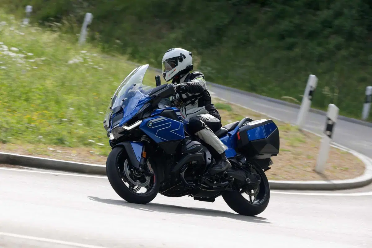 BMW R 1300 RT - il TEST! è davvero più sportiva o è ancora la gt di riferimento? [VIDEO] (5)