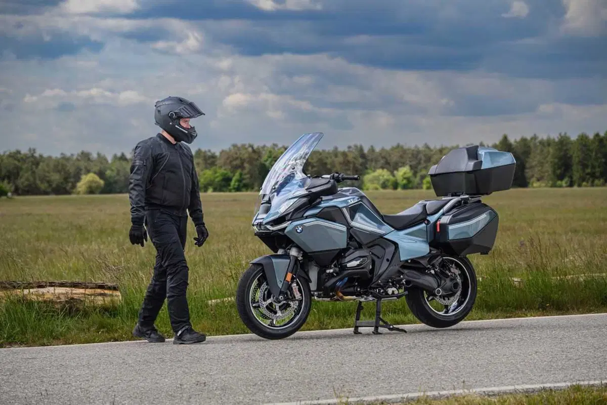 BMW R 1300 RT - il TEST! è davvero più sportiva o è ancora la gt di riferimento? [VIDEO] (24)