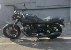 Moto Guzzi V7 Stone (2021 - 24) usata