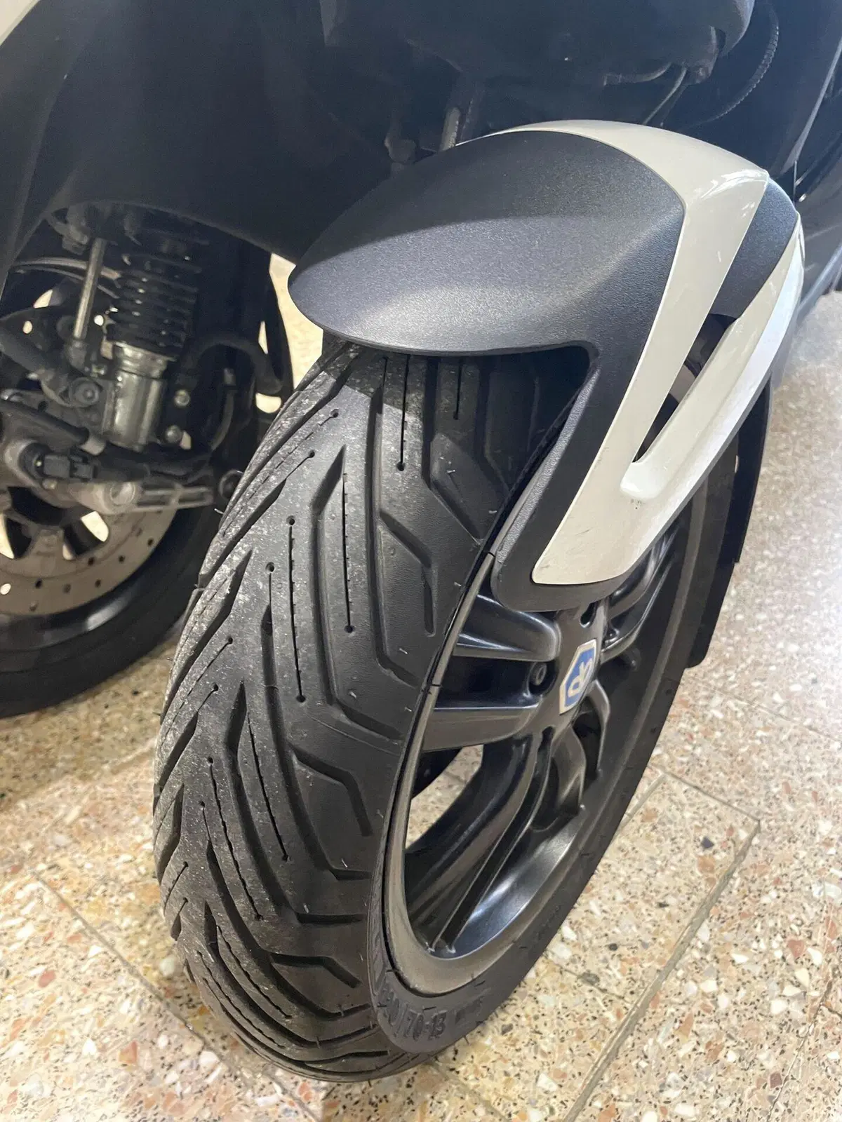 Piaggio Mp3 300 ie Sport/Business (2018 - 19) (7)