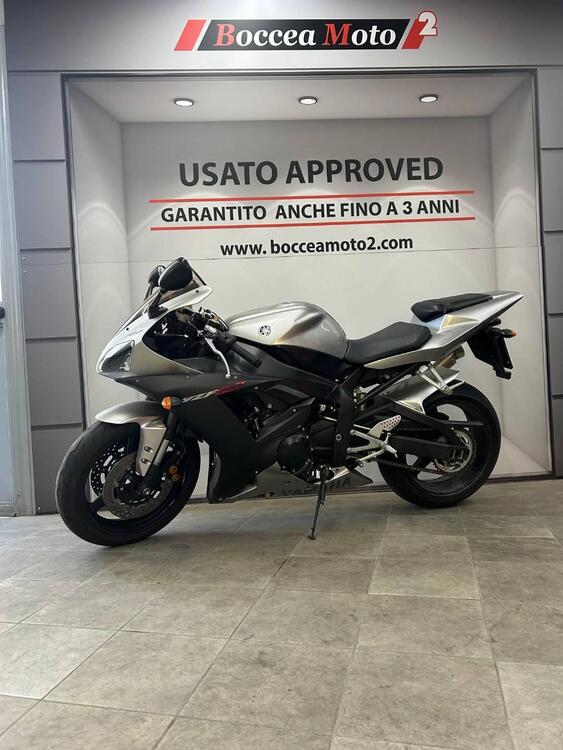 Yamaha YZF R1 (2002 - 03) (4)