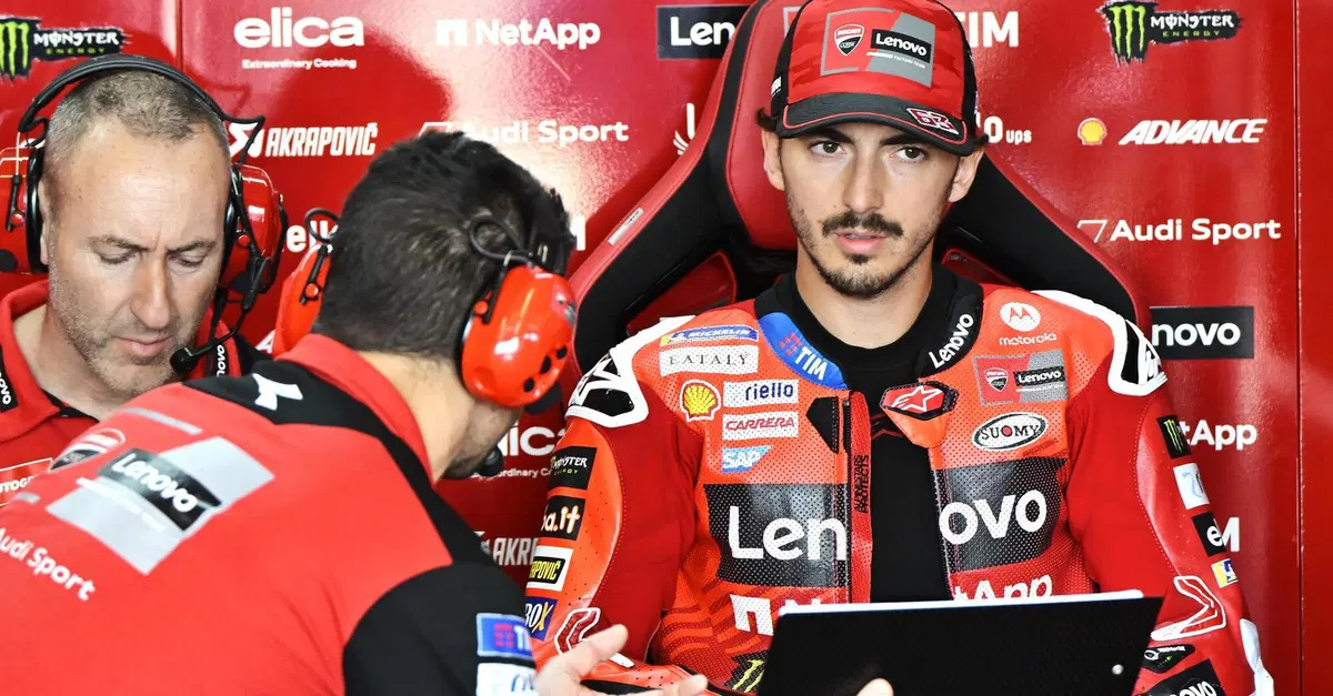 MotoGP 2025. GP di Spagna ad Aragon. Pecco Bagnaia: "Marc Marquez guida la GP25 sottosterzando, a me non riesce. Forcella nuova? Differenza quasi nulla"
