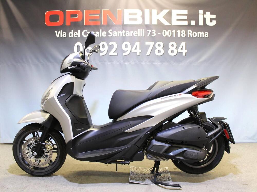 Piaggio Beverly 300 Hpe (2021) (2)