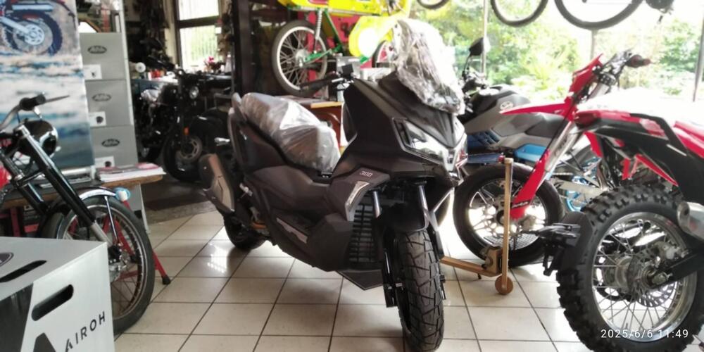 Sym ADX 300 (2024 - 25)