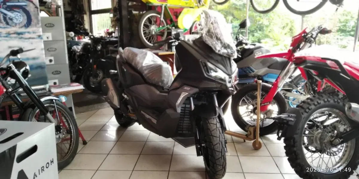 Sym ADX 300 (2024 - 26)